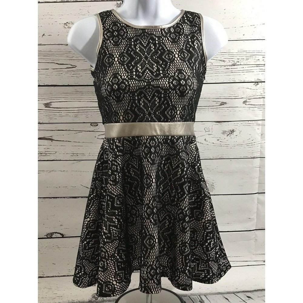 me. n .u Junior Dress Size Small / Bin8